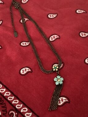 Cute dainty 1928 necklace..very sweet
